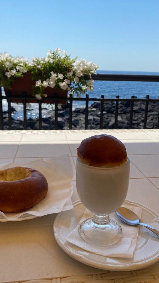 Tuttifrutti Holiday Ачиреале Екстериор снимка